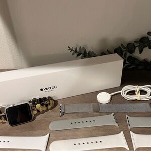 Apple Watch Series 3 - 42mm - Silver Aluminum - Comes Various Bands & Charger